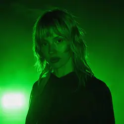Angèle — artiste jouable dans le blind test 100 % artistes de ZONNAIR